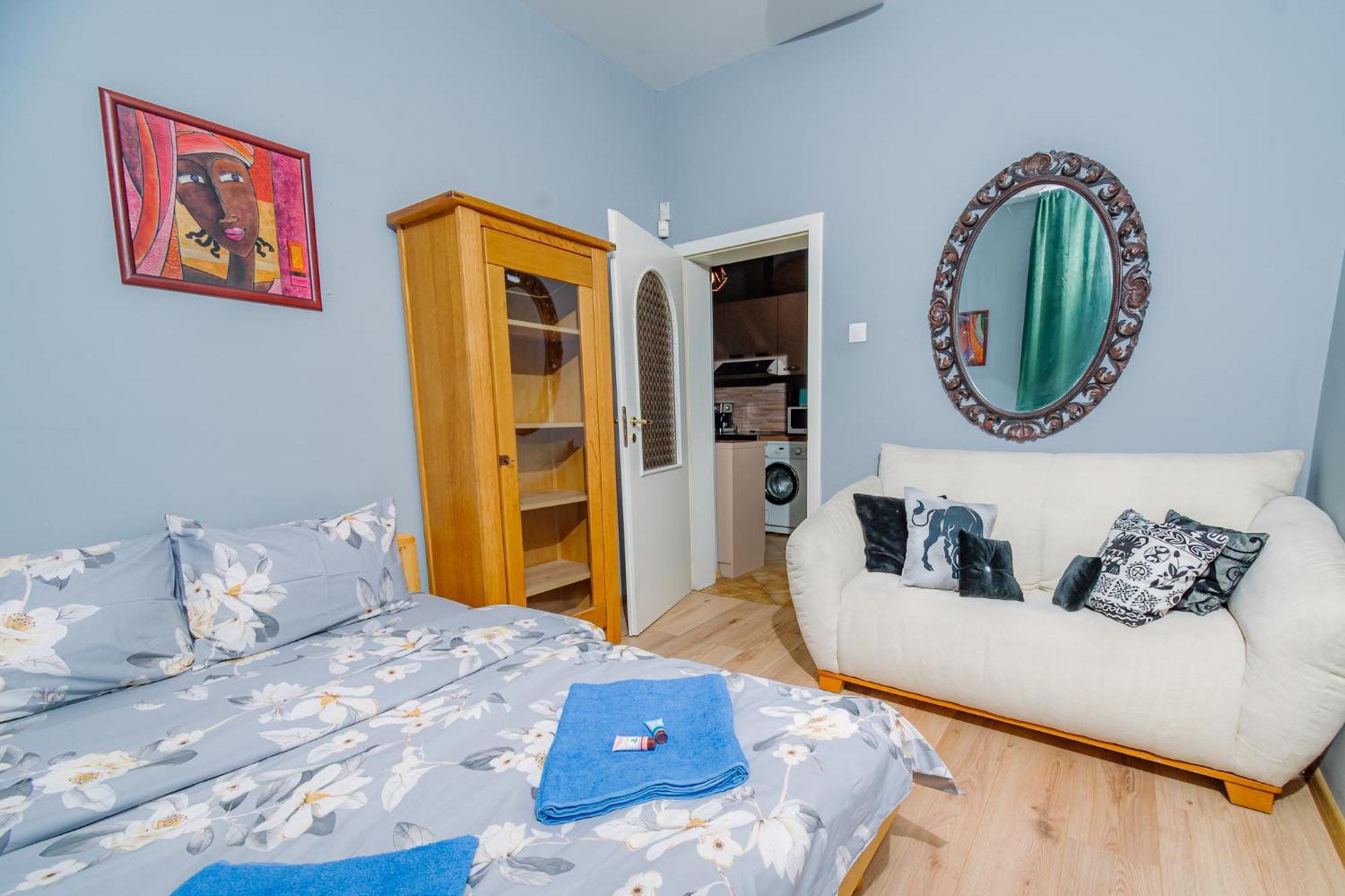 Top Center, 3Bdr, Heart Of The City, Free Secured Parking Sofia Exteriör bild