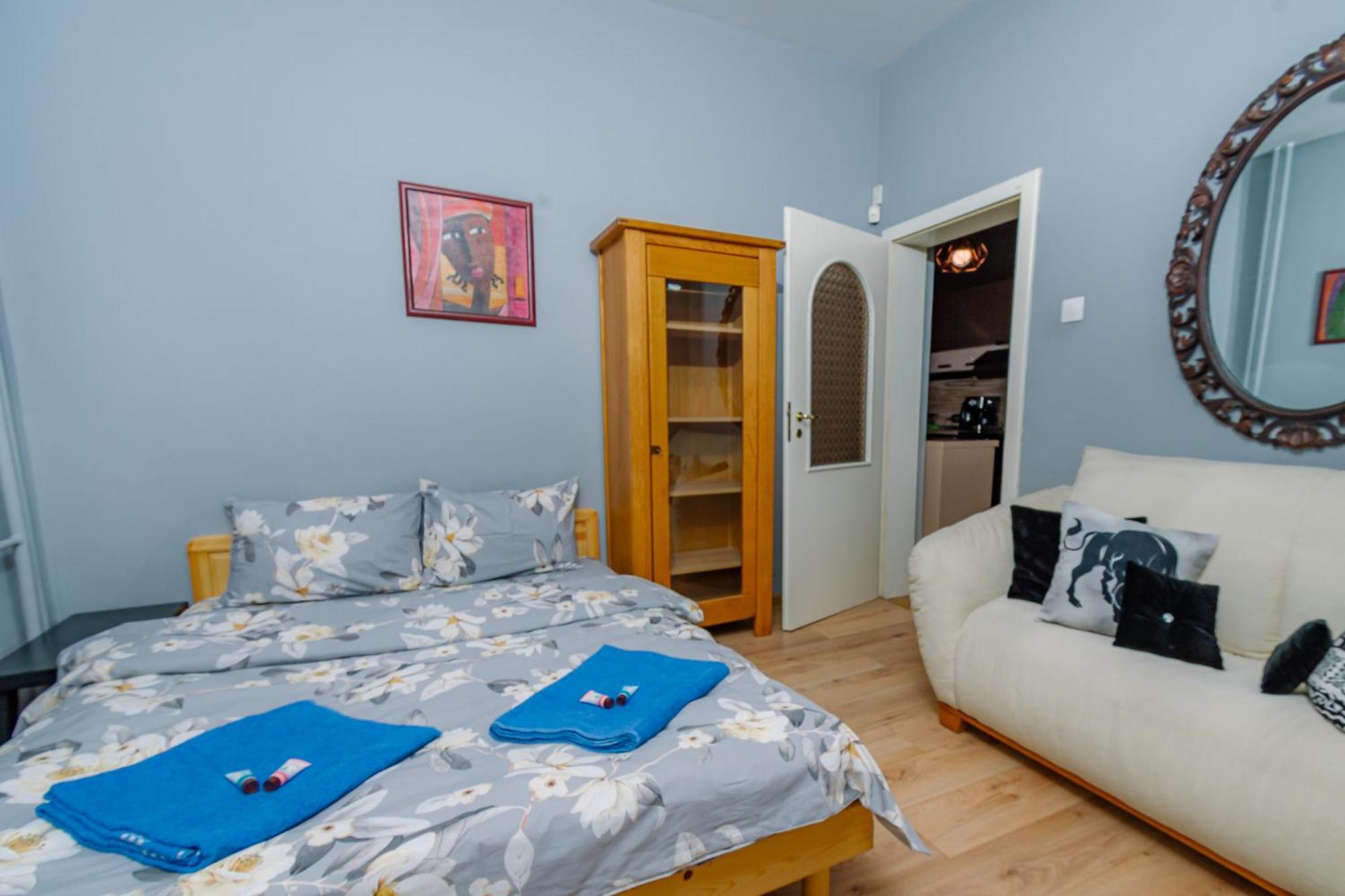 Top Center, 3Bdr, Heart Of The City, Free Secured Parking Sofia Exteriör bild
